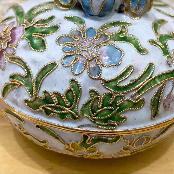 Vintage NYCO Nikki Yassaman White Bear Trinket Box Faberge Enameled Art Figurine - Picture 15 of 15